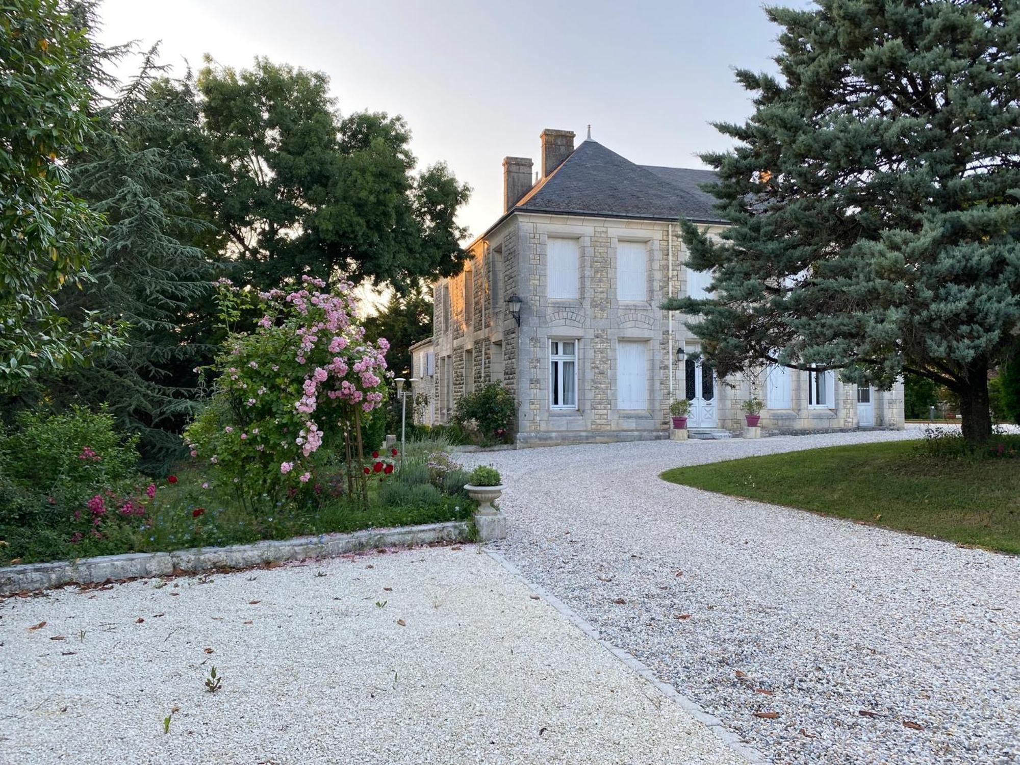 Domaine De La Perthuiserie Saint-Porchaire Dış mekan fotoğraf